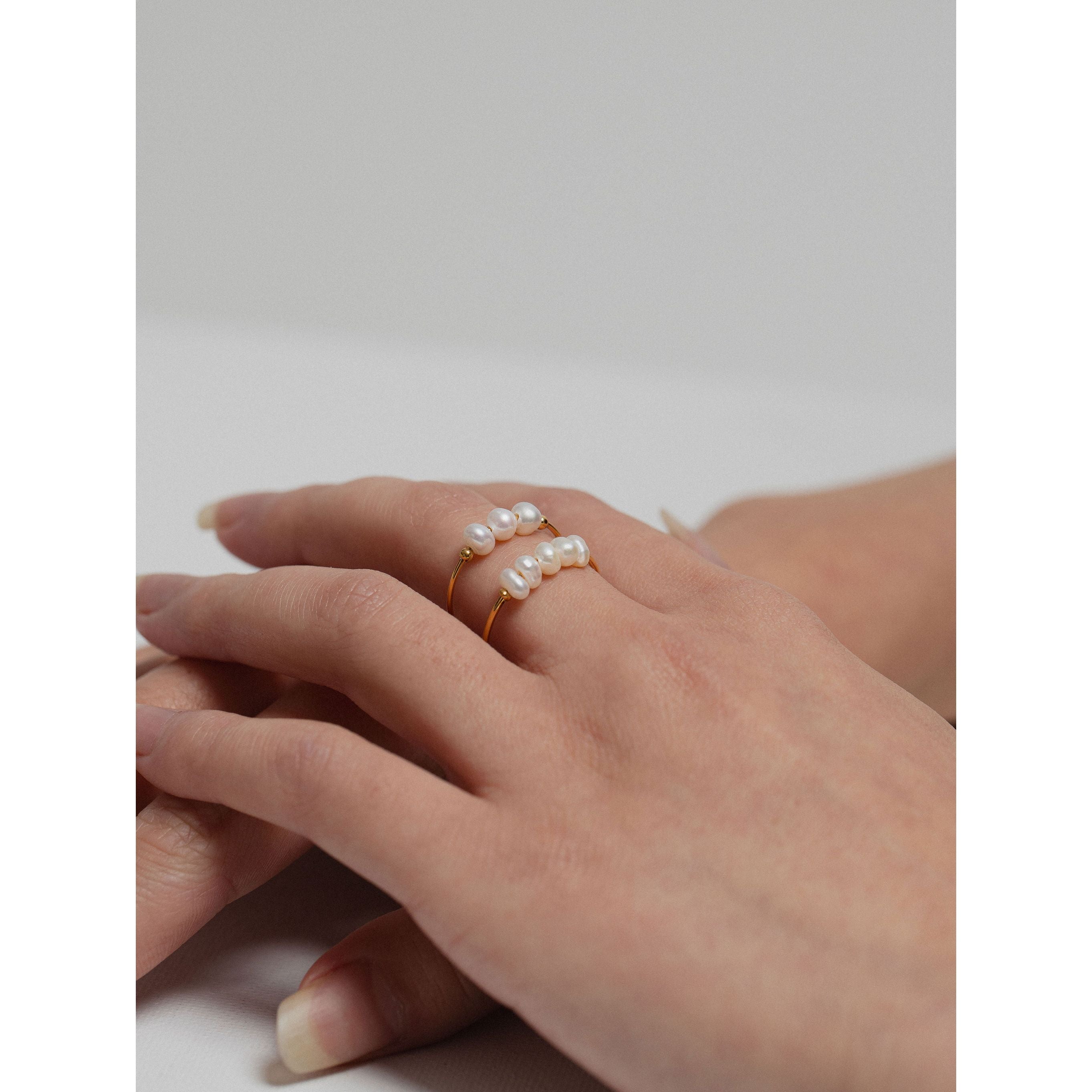 gold-tone and freshwater pearl Trio-pearls Ring - alternate view 2
