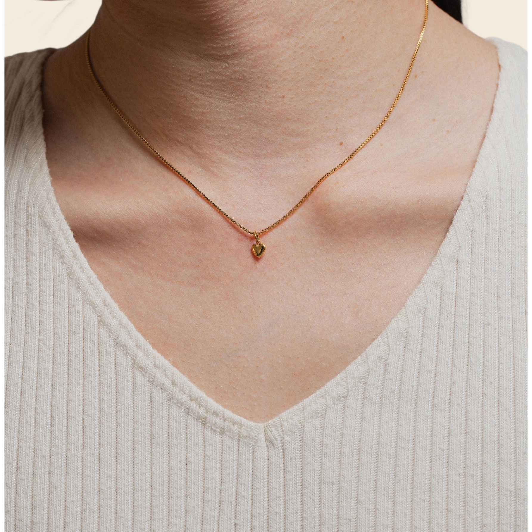 gold-tone Dainty single heart necklace - alternate view 4