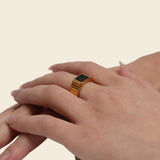 Agate/mother of pearl Signet Ring