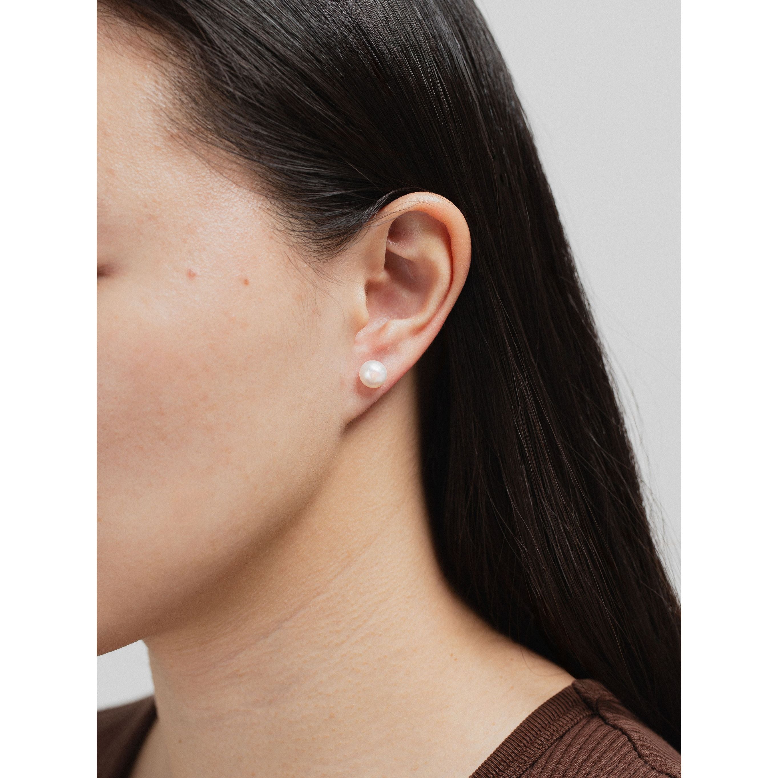 gold-tone and freshwater pearl Solo Pearl Stud(Mini and Medium) - alternate view 4