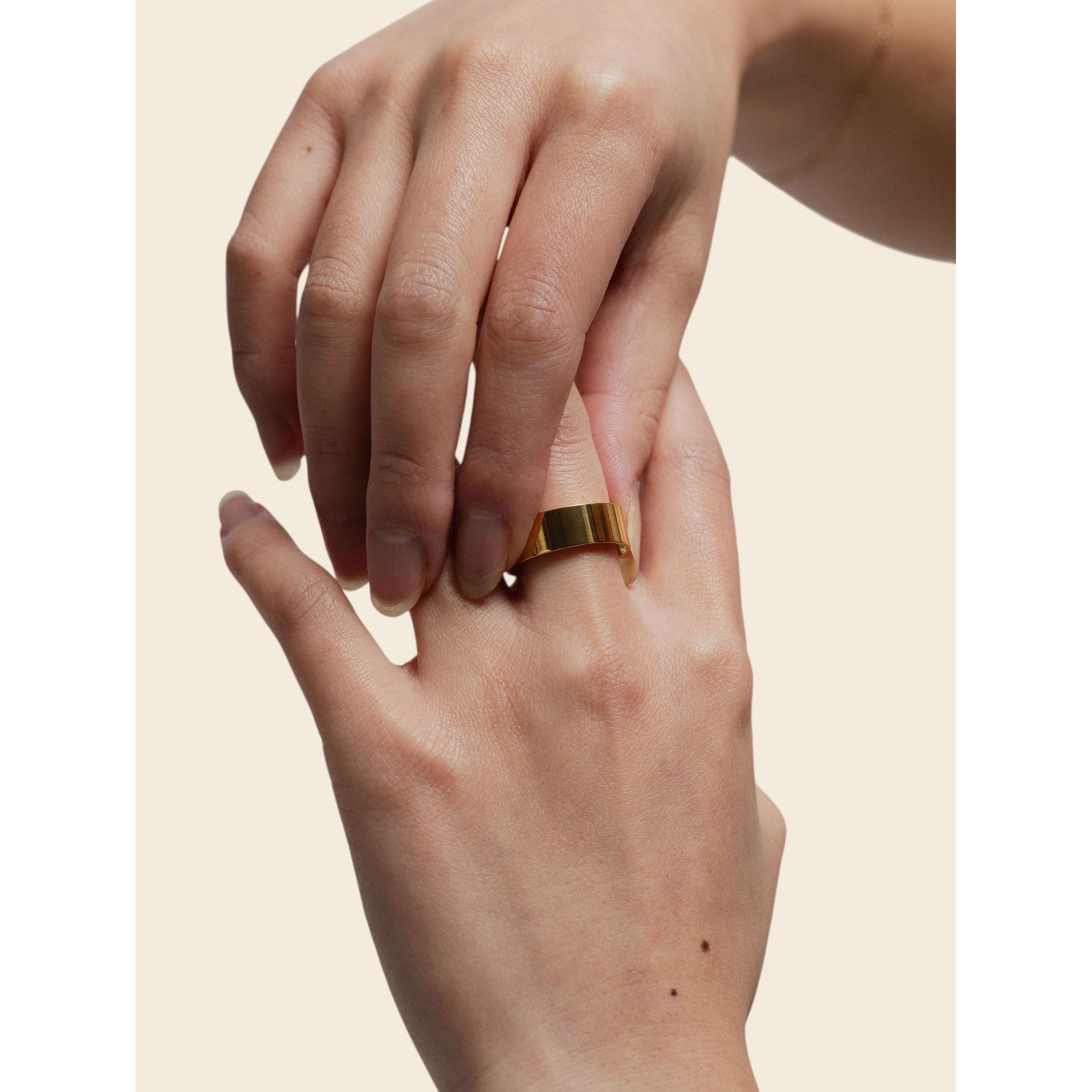 gold-tone Simple Chunky Band（wide） - alternate view 2