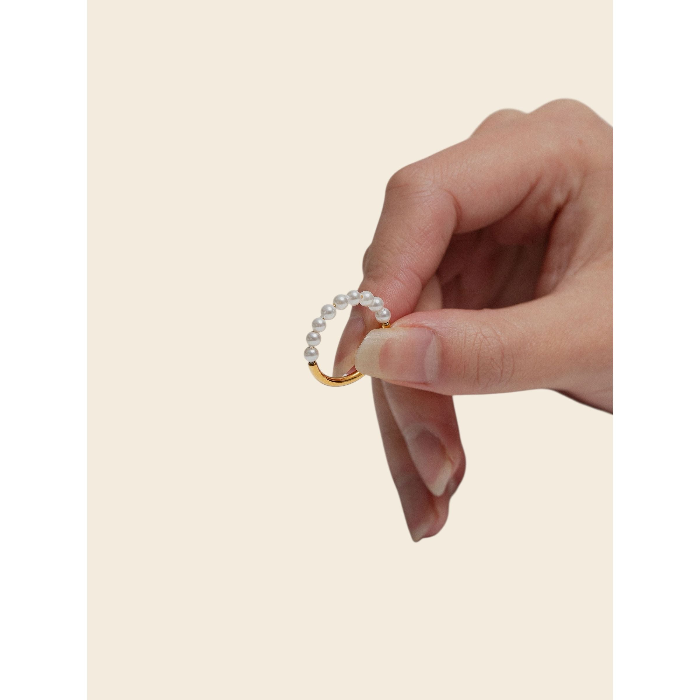 gold-tone and freshwater pearl Moving Pearl Ring - alternate view 2