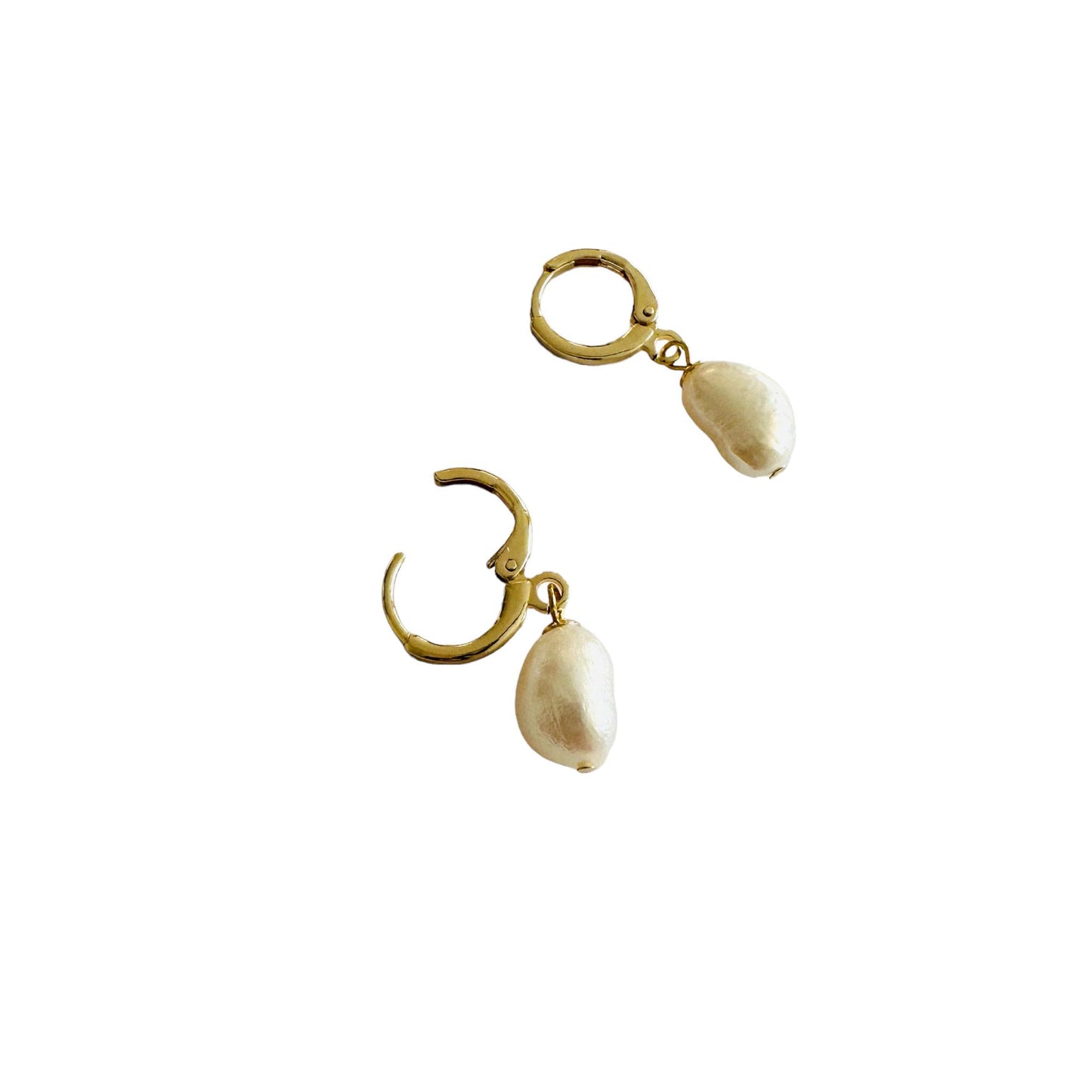 Baroque Dainty Pearl Dangling Earrings