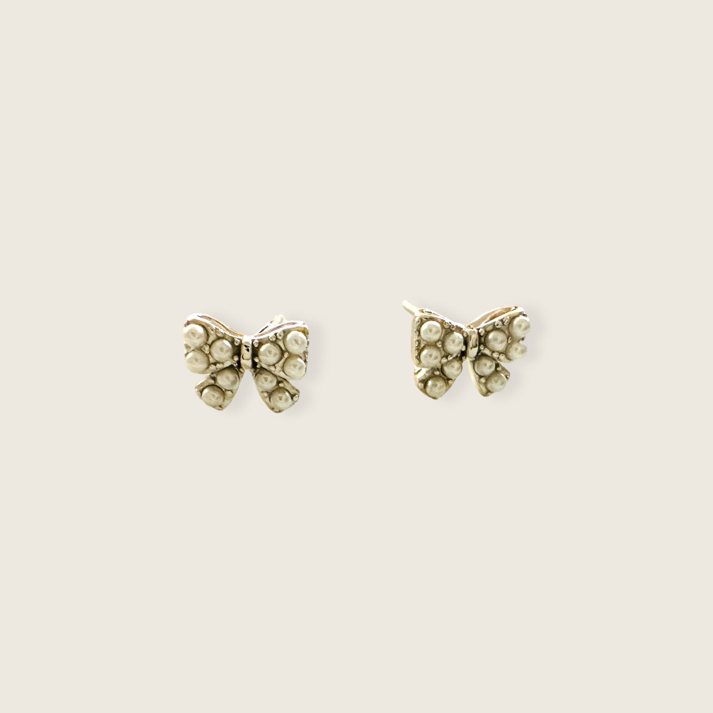 Bowtie Silver Pearl  Studs