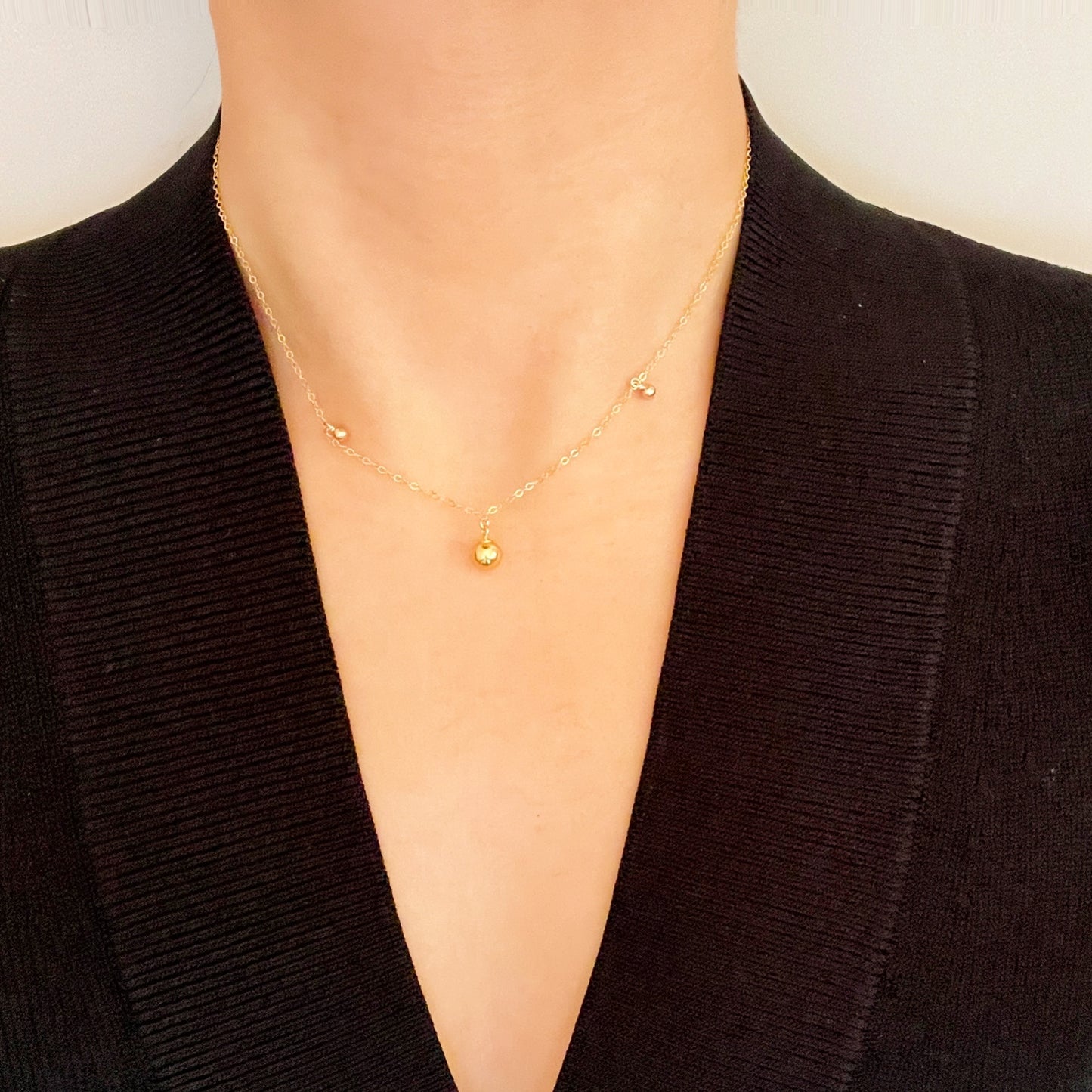 Minimalist Small Round Beads Necklace